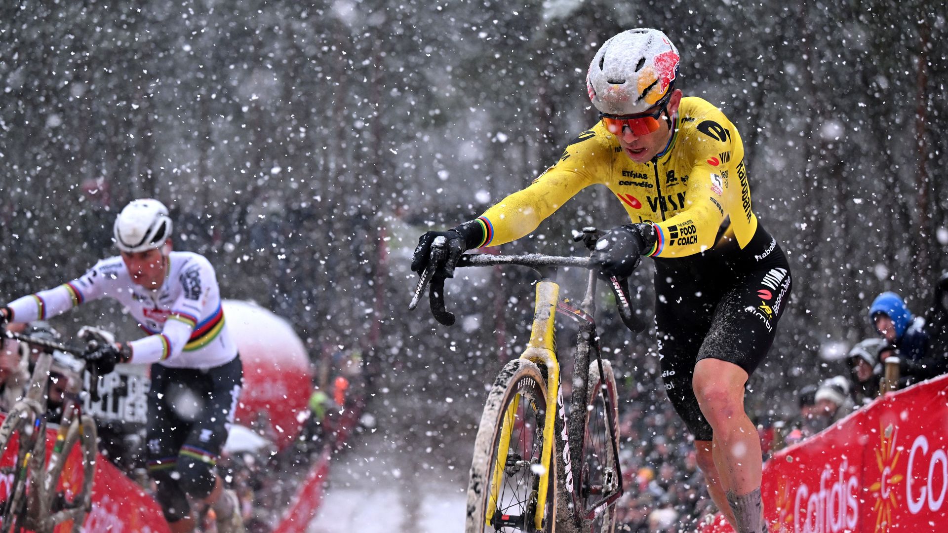 "Nouveau coup dur", "De quoi remettre son avenir en question ?": la presse belge revient sur la chute de Wout van Aert