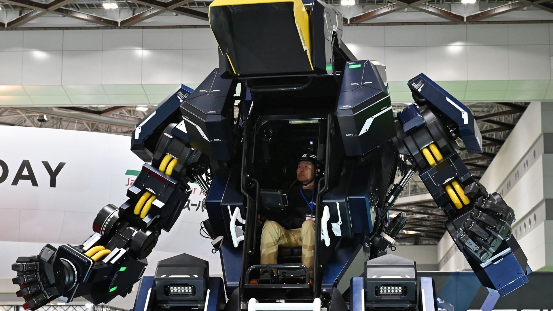Le robot ARCHAX présenté au Japan Mobility Show