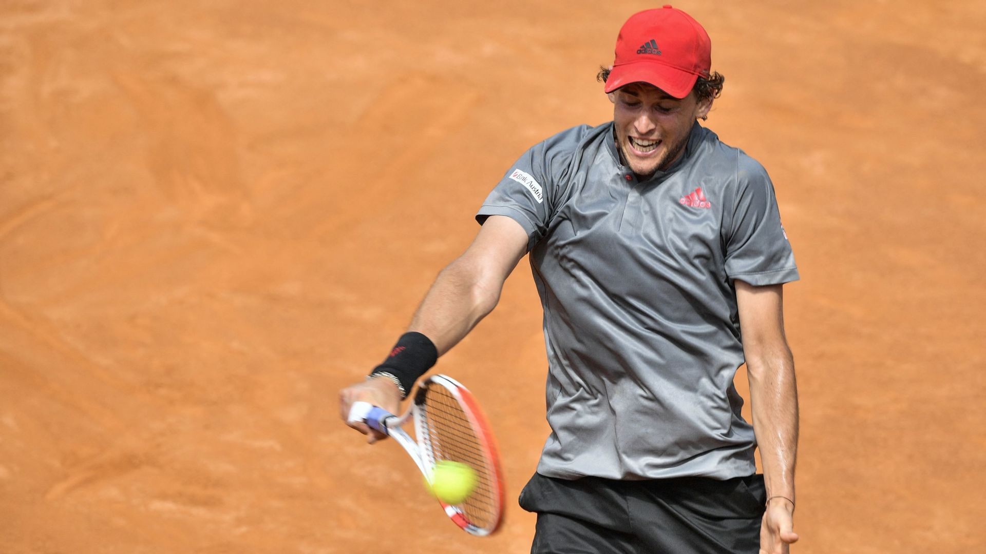 A quelques semaines de Roland Garros Dominic Thiem montre des signes de faiblesse sur terre battue.