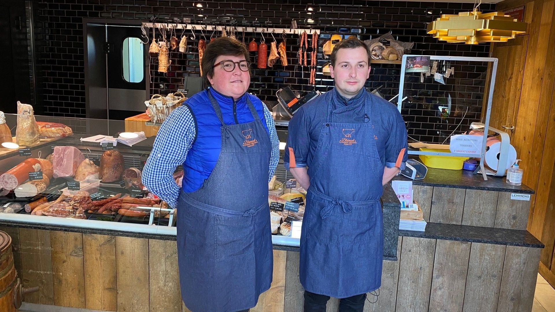 Perrine et son frère Gauthier sont la troisième génération à la tête de la boucherie familiale Blaimont à Jamioulx.  