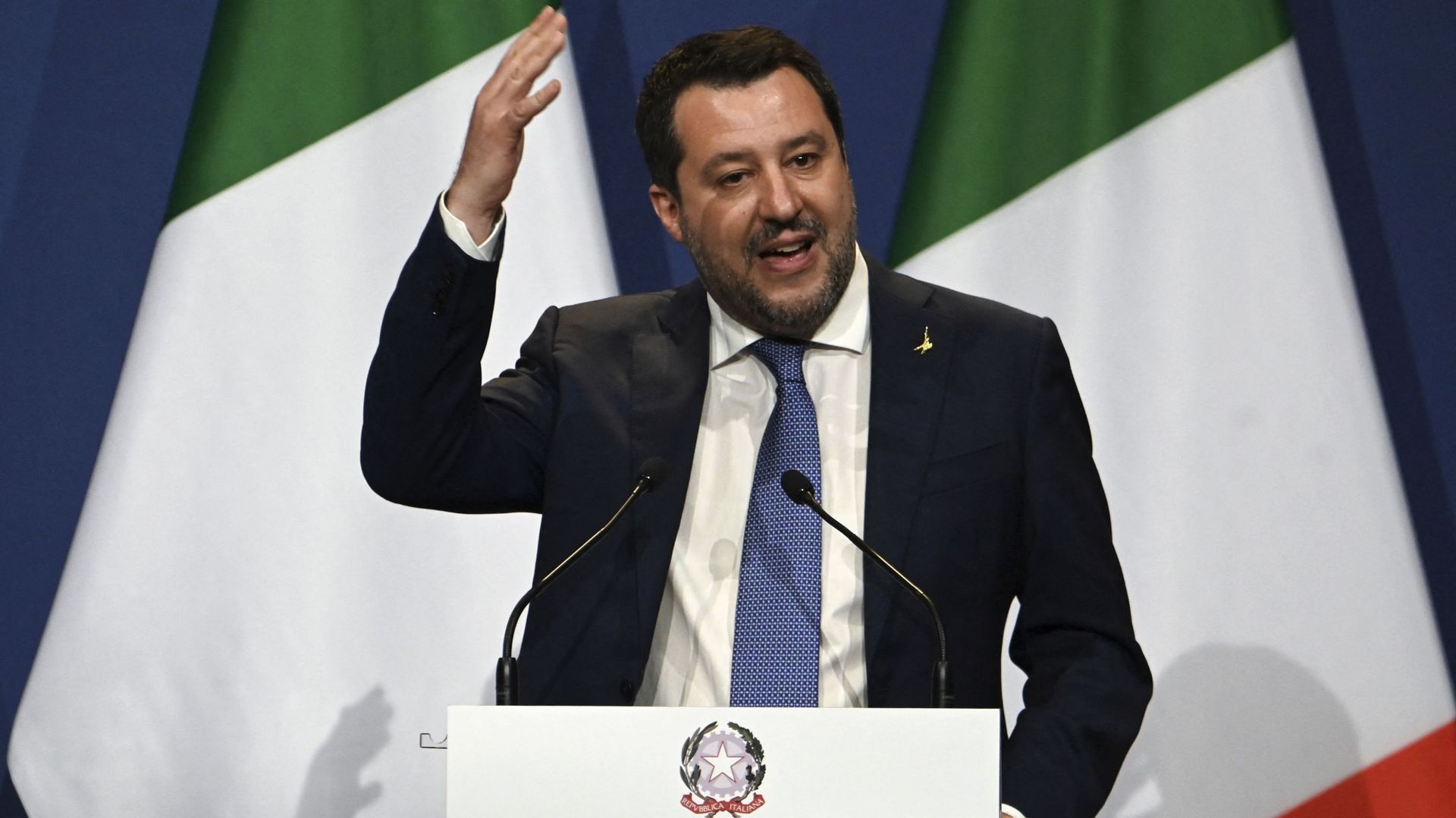 Matteo Salvini, leader de la Ligue (ex Ligue du Nord), tiraillé entre désir de droite dure européenne et impératifs électoraux en Italie.   