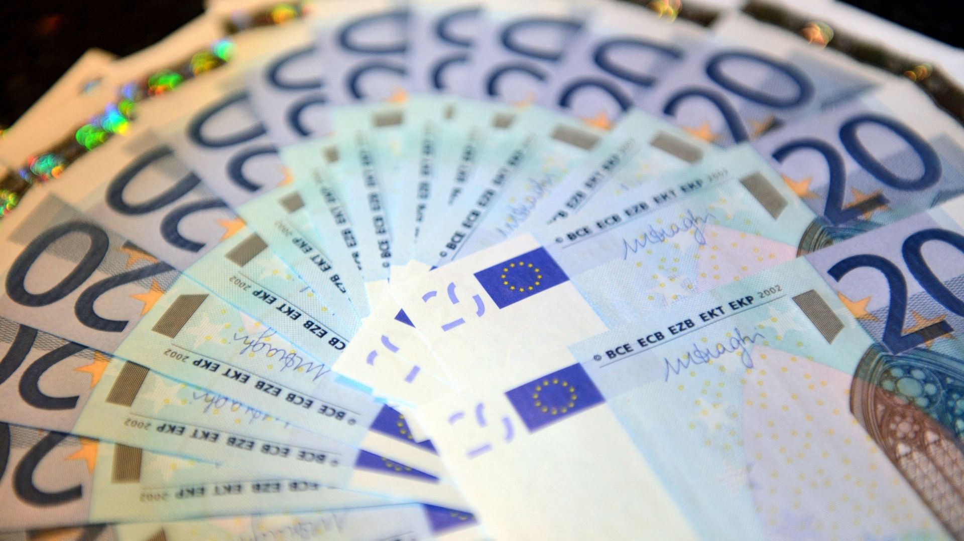 Contrefaçon : près de 130.000 euros en faux billets découverts lors d’un banal contrôle à Paris