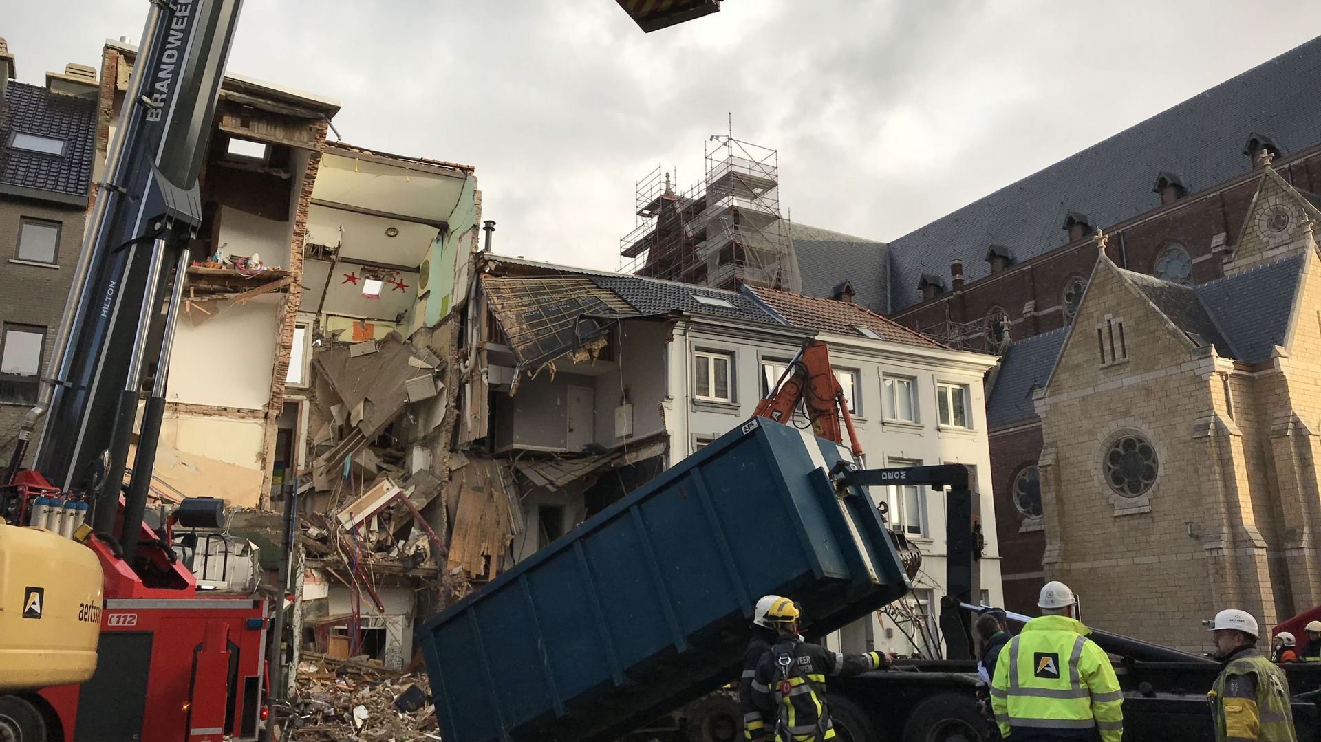 Explosion à Anvers: deux morts découverts dans les décombres 