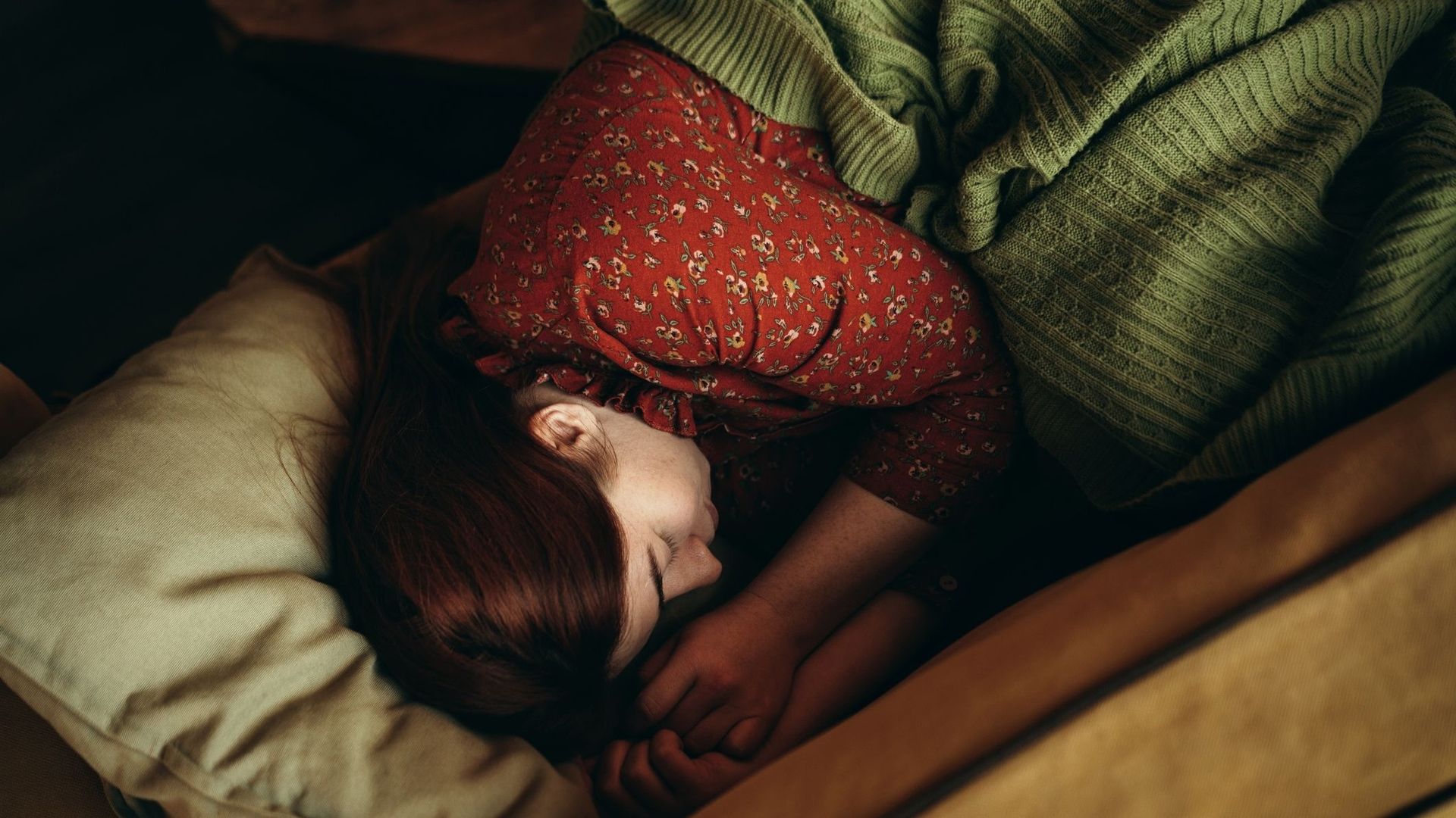 Nous aurions besoin de plus de sommeil en hiver, selon une étude.