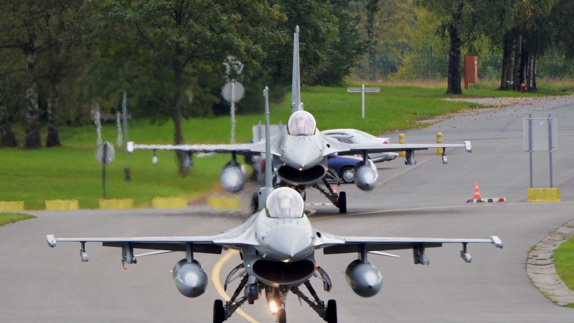Des F16 belges ont été envoyés en Irak en renfort de la coalition internationale contre le groupe terroriste Etat islamique. Ces appareils ont été photographiés le 26 septembre à Florennes lors de leur décollage pour leur base de Jordanie.