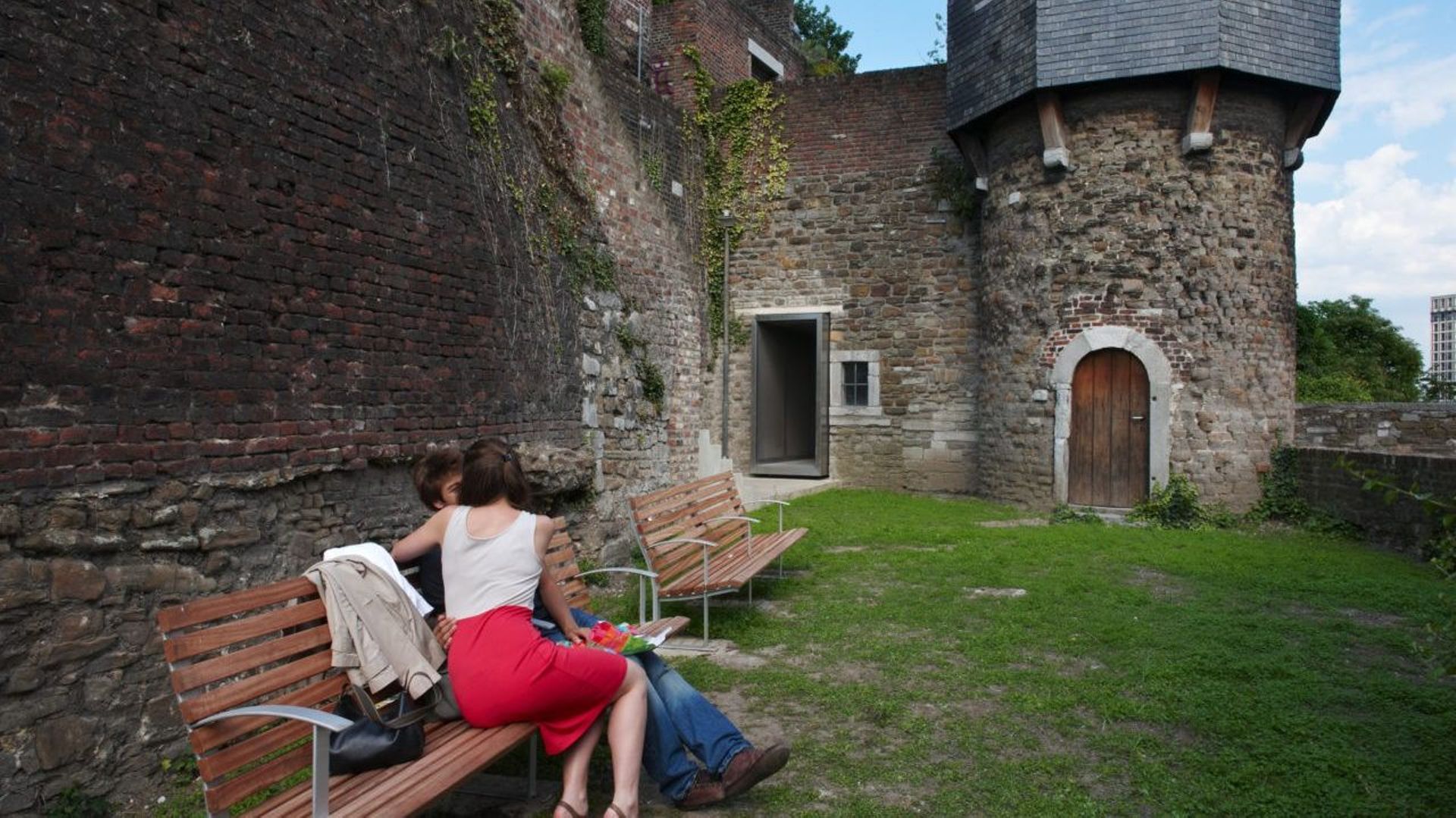 Atelier Alain Richard: Aménagement sur le parcours touristique dans la Tour des Vieux Joncs (Coteau de la Citadelle, Liège)