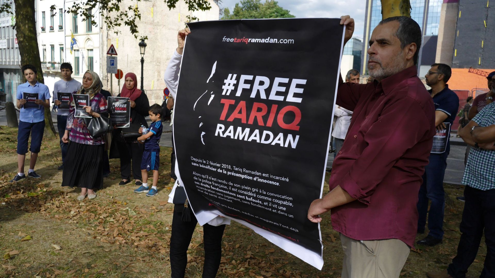 Manifestation au consulat de France à Bruxelles pour la libération de Tariq Ramadan