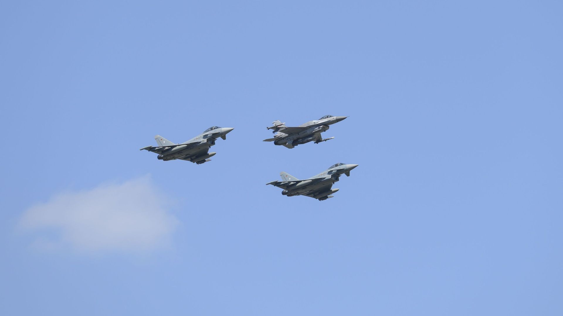 La Pologne annonce le déploiement d’avions dans les régions proches de l’Ukraine