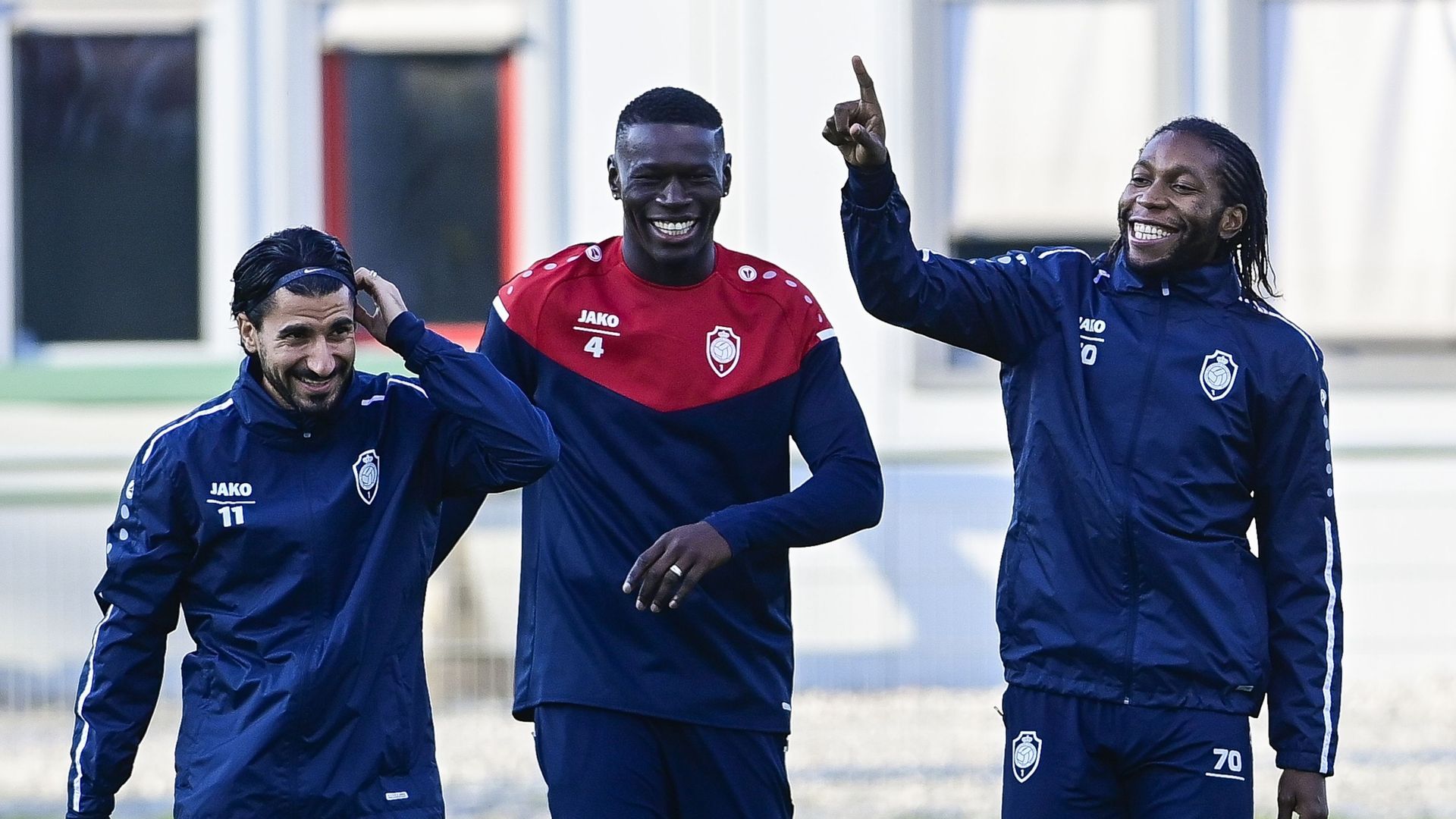 Lior Refaelov, Abdoulaye Seck et Dieumerci Mbokani lors de l'entraînement de l'Antwerp, la veille de leur troisième rencontre en Europa League