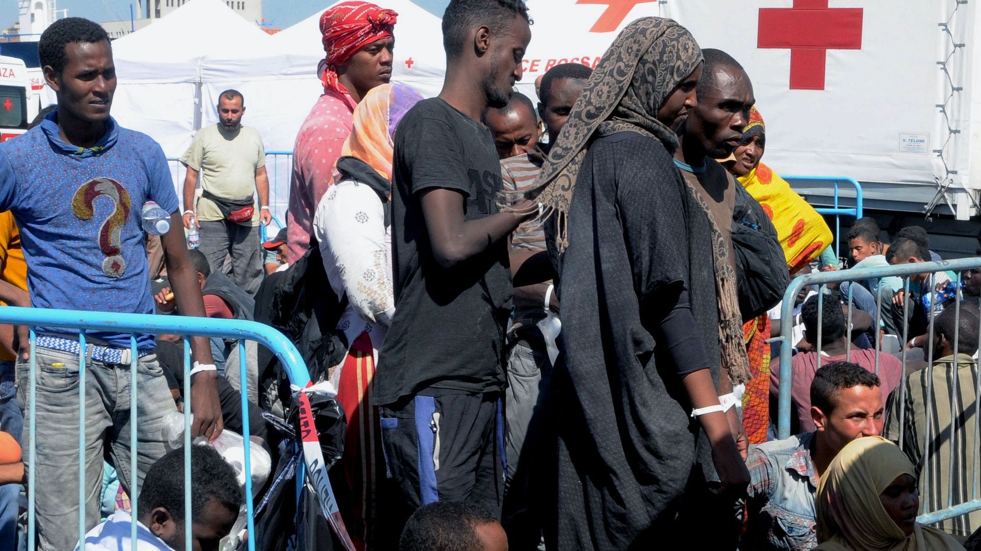 Mort d'au moins 76 personnes dans un naufrage au large de la Libye