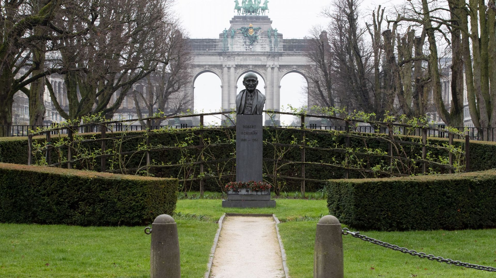 La restauration des nombreuses statues du parc a été adaptée aux différents matériaux utilisés.