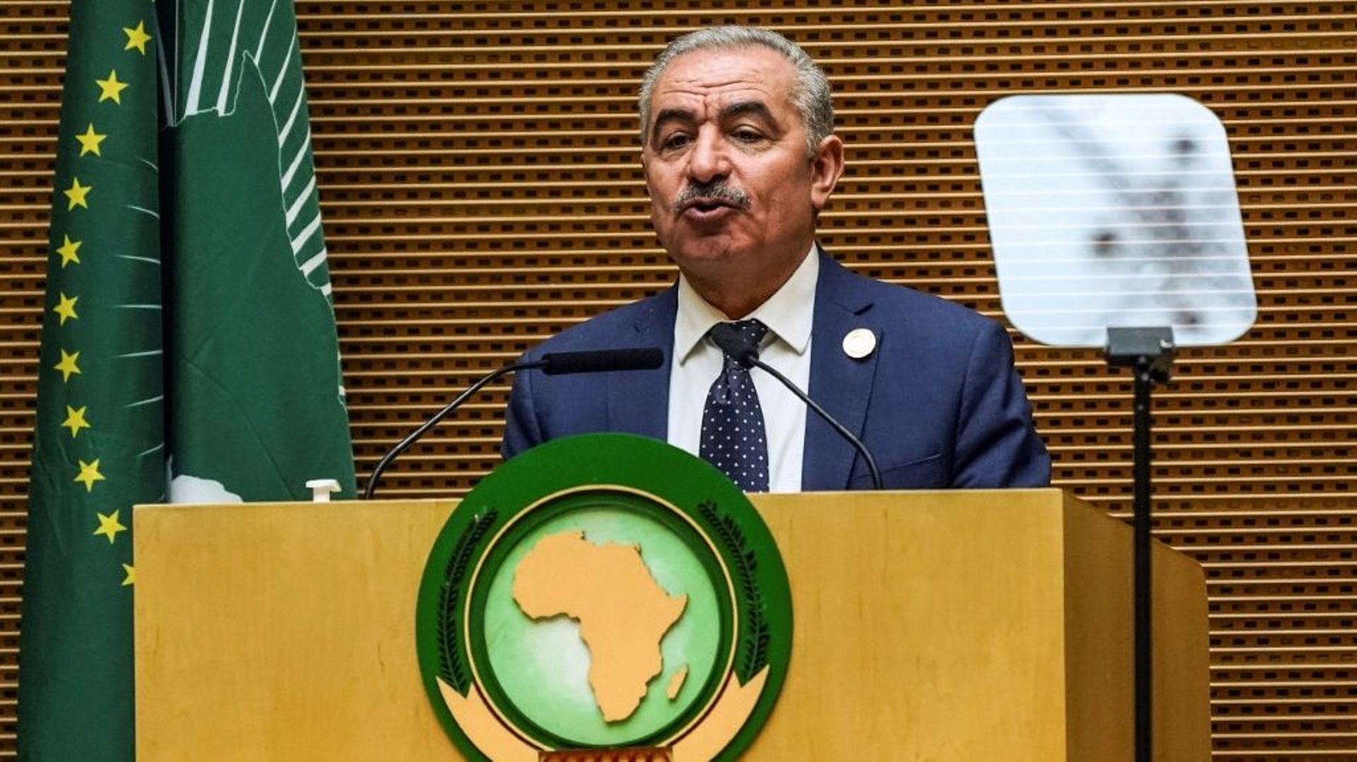Le Premier ministre palestinien Mohammed Shtayyeh s’exprime au sommet de l’Union africaine à Addis Abeba, le 5 février 2022