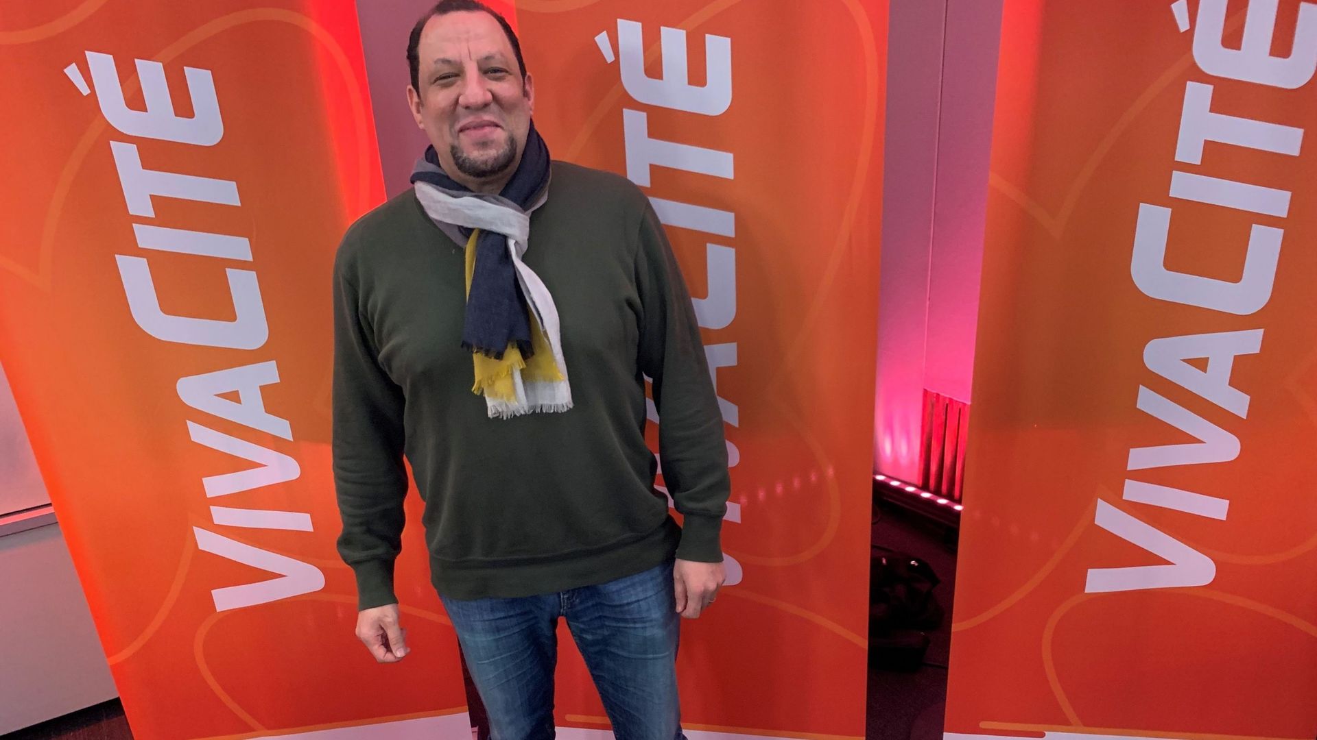 Abdel de Bruxelles en visite dans les studios de Bruxelles Matin, la matinale radio de Vivacité.