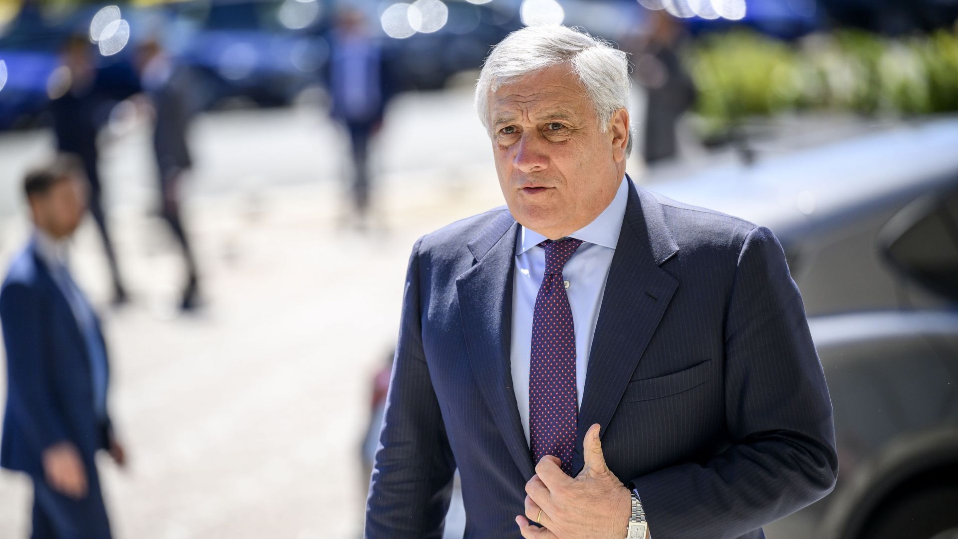 Le ministre italien des Affaires étrangères et vice-Premier ministre Antonio Tajani arrive pour assister à la conférence bilatérale sur la reconstruction de l'Ukraine, le 26 avril 2023 à Rome, Italie. Organisée par le ministère des Affaires étrangères et 