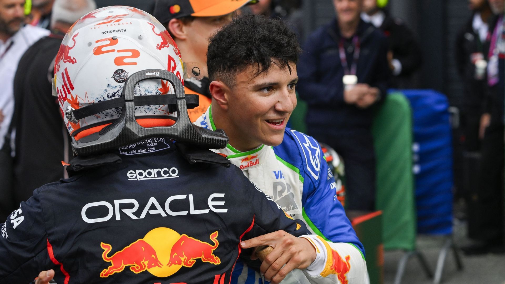 Isack Hadjar et la possibilité de faire équipe avec Max Verstappen : "Ça me fait peur mais ça m’excite de ouf"