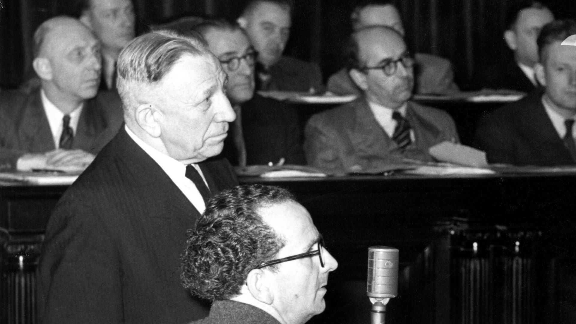 26 novembre 1951 : Mr Laurent, témoin au procès de Célestin Rinchard, le docteur mitraillette qui a commandité le meurtre de Camille Deberghe