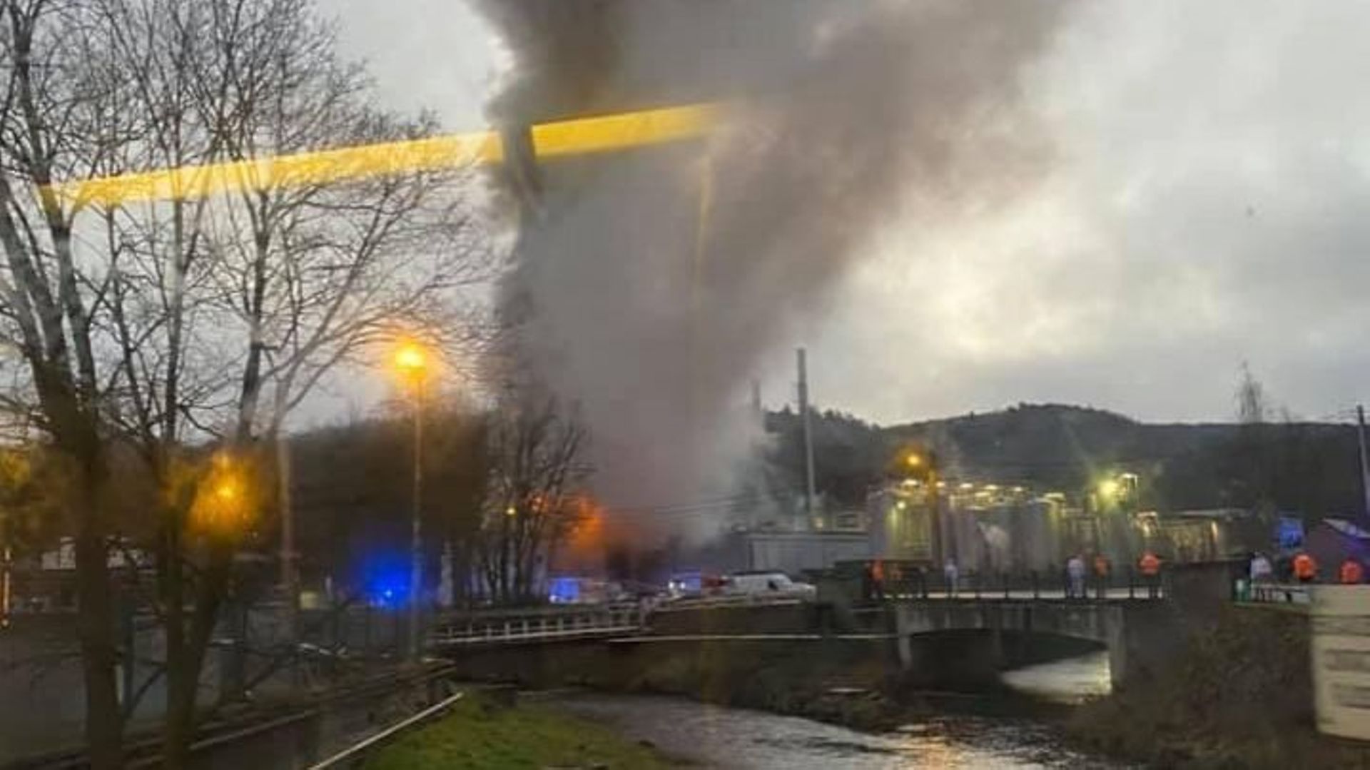 Incendie en cours à l'usine Corman de Goé