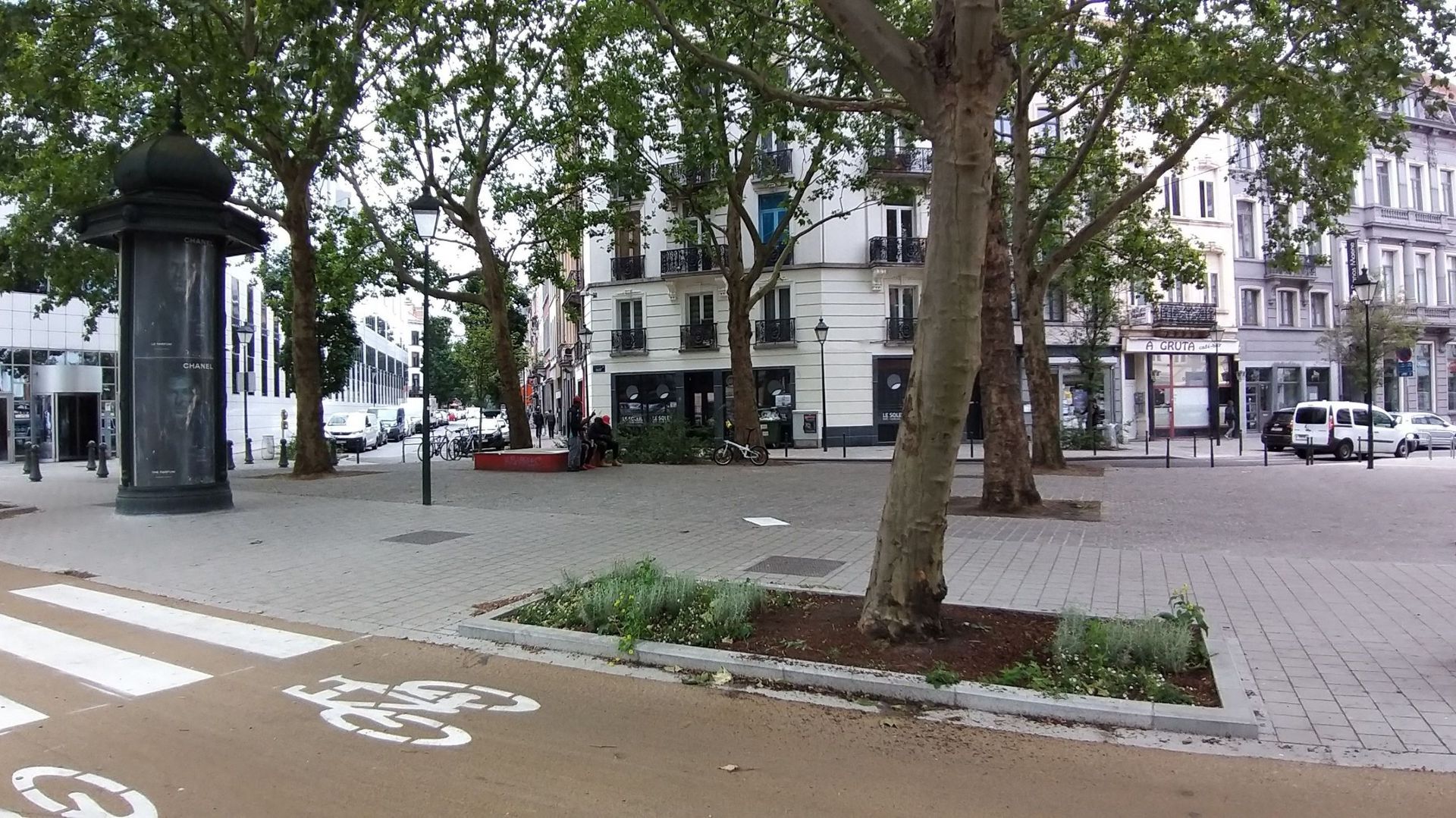La nouvelle place baptisée du noms des deux fondatrices de la Ligue Brialle se situent à l’intersection des rues de l’Argonne et de Mérode à Saint-Gilles