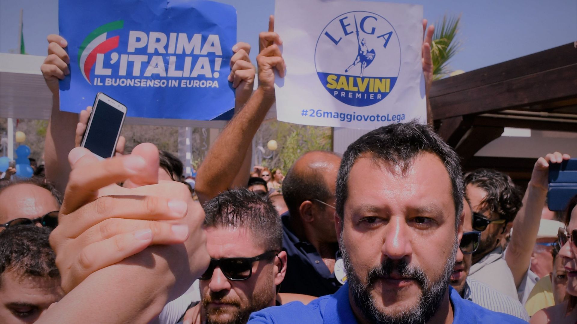 Crise politique en Italie: l'avenir du gouvernement entre les mains des chefs de groupe au Sénat