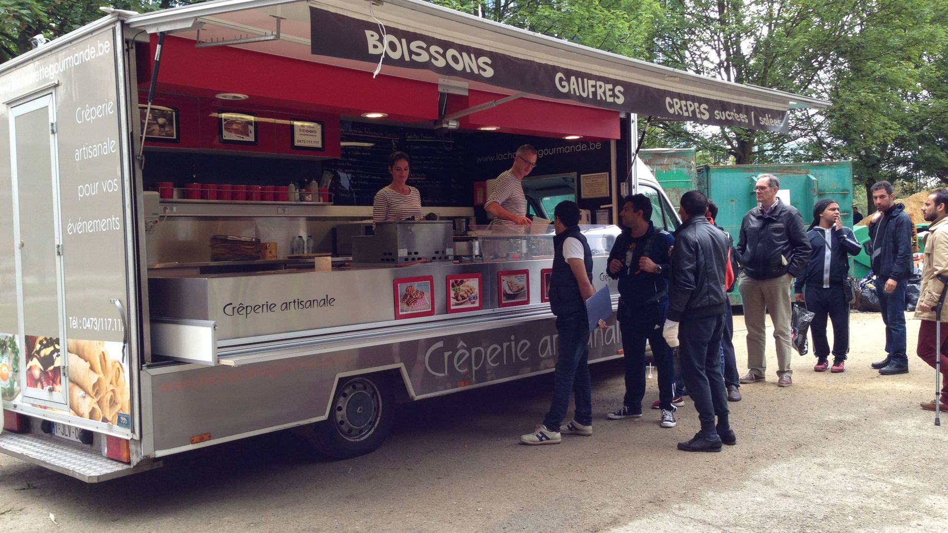 Ces propriétaires d'un food truck ont décidé d'offrir 500 crêpes aux réfugiés ce mardi