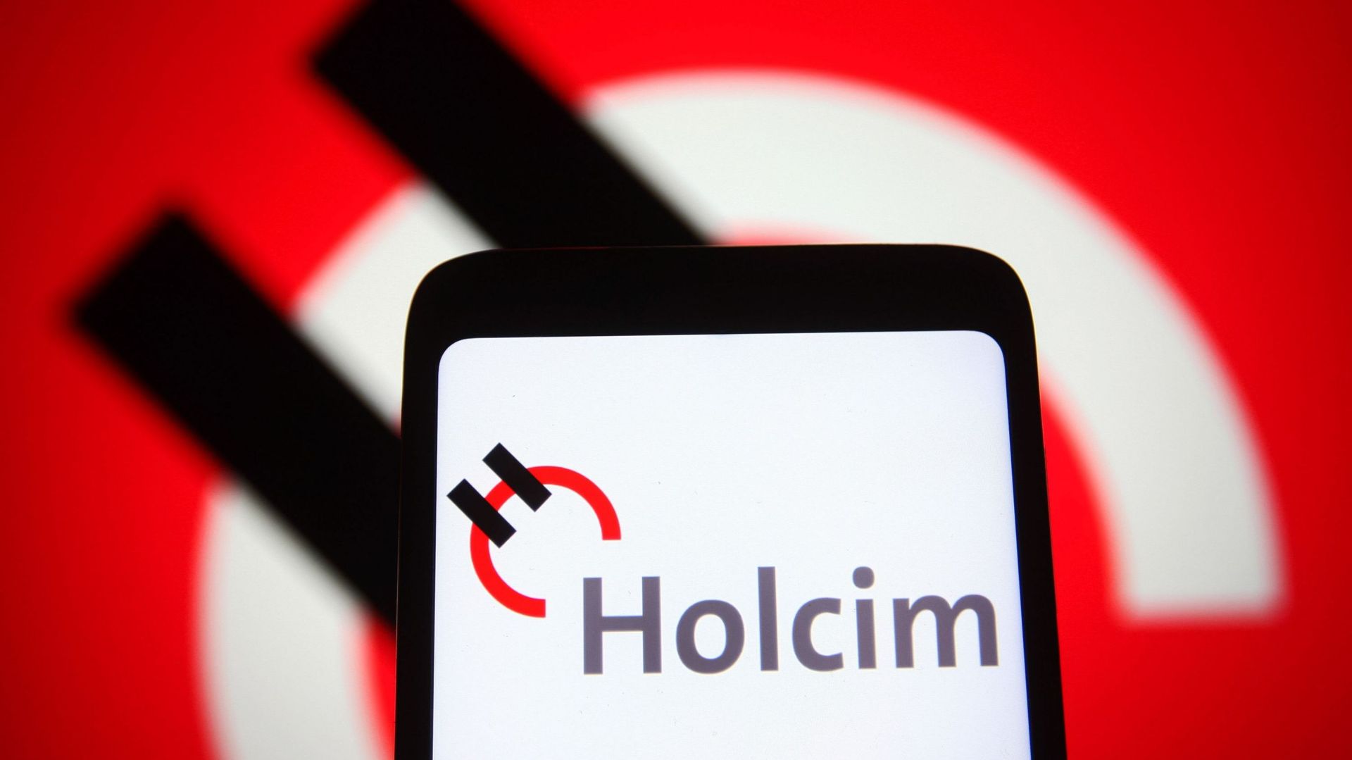 Holcim rachète le belge PTB-Compaktuna