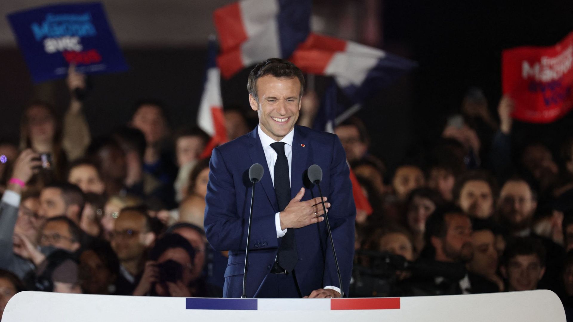 Emmanuel Macron fête sa victoire ce dimanche soir.