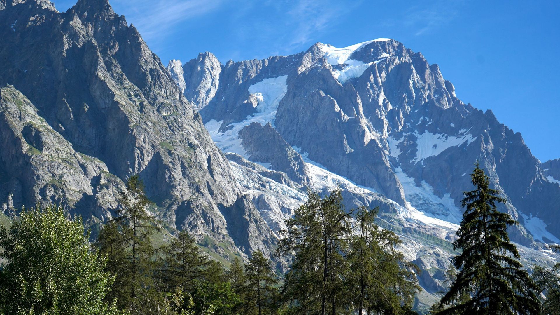 Mont Blanc : fin de l'alerte au glacier italien de Planpincieux