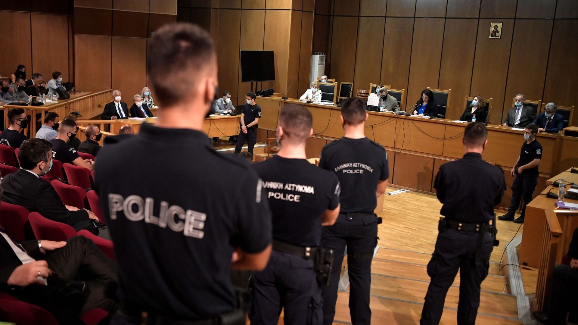 La Cour pénale d'Athènes rejette les circonstances atténuantes dans le procès contre les dirigeants d'Aube dorée