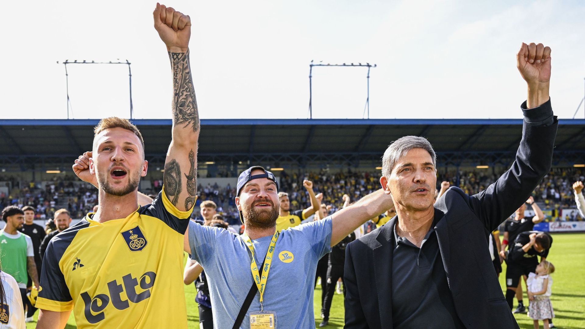Van Der Heyden, Dylan Crustin du staff et le coach de l’USG Felice Mazzu, ce dimanche après la défaite contre l’Antwerp.