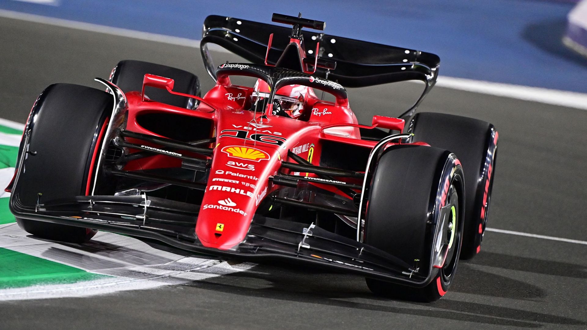 Après avoir signé le meilleur temps de la première séance plus tôt vendredi, Charles Leclerc (Ferrari) s’est encore montré le plus rapide lors de la deuxième séance d’essais libres du Grand Prix d’Arabie saoudite de Formule 1, deuxième manche du championn