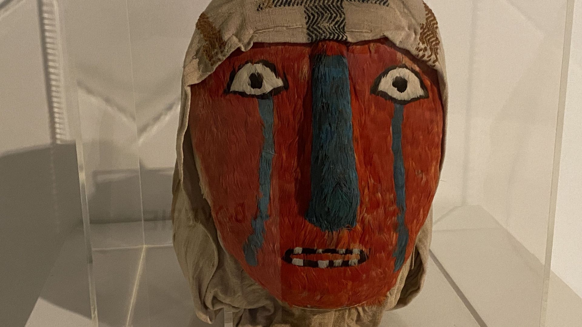Ce masque funéraire péruvien n’avait encore jamais été montré publiquement.