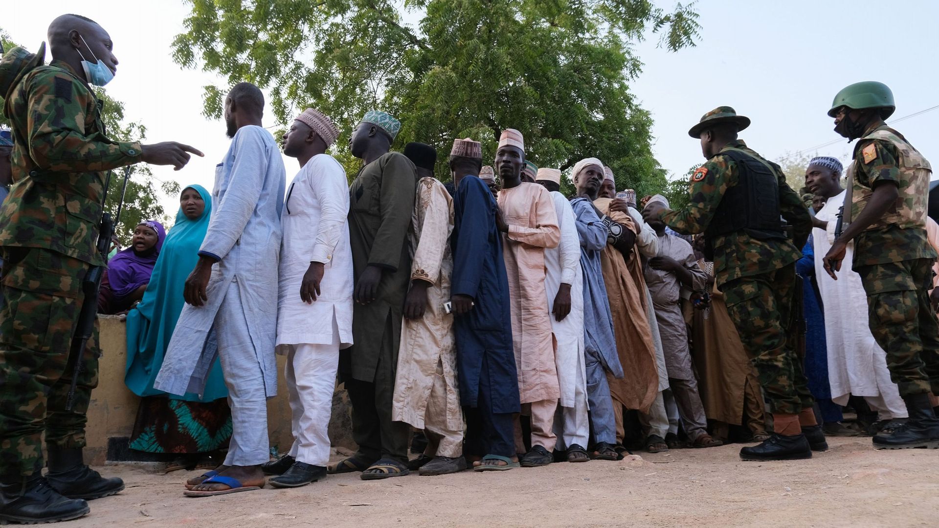 Nigeria : cinq militaires tués et 35 civils enlevés dans deux attaques djihadistes