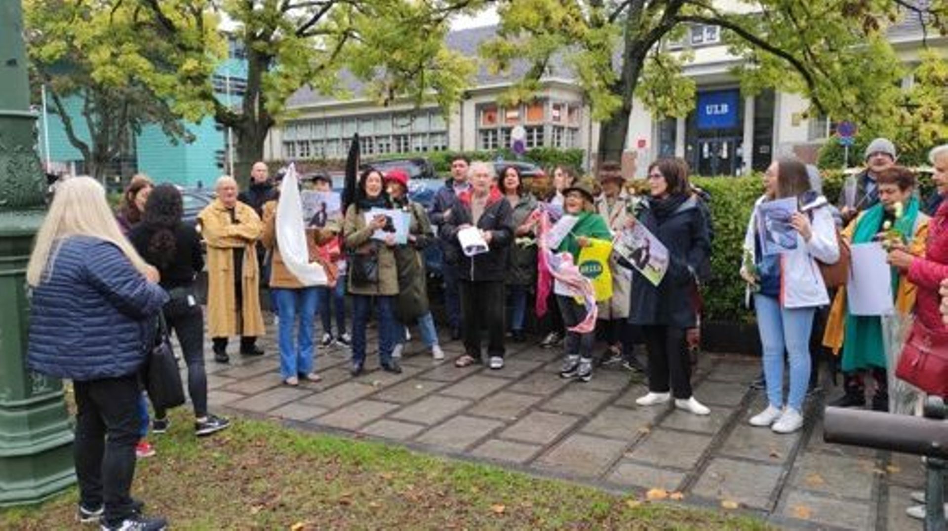 Une vingtaine de personnes à Bruxelles en soutien à la révolte des femmes iraniennes