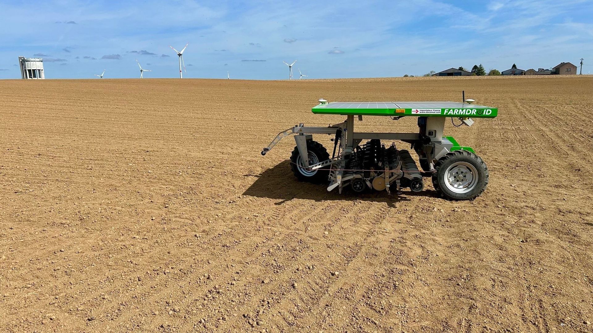 Un œil sur demain : enlever les mauvaises herbes avec l’intelligence artificielle, des robots pour aider nos agriculteurs – RTBF Actus