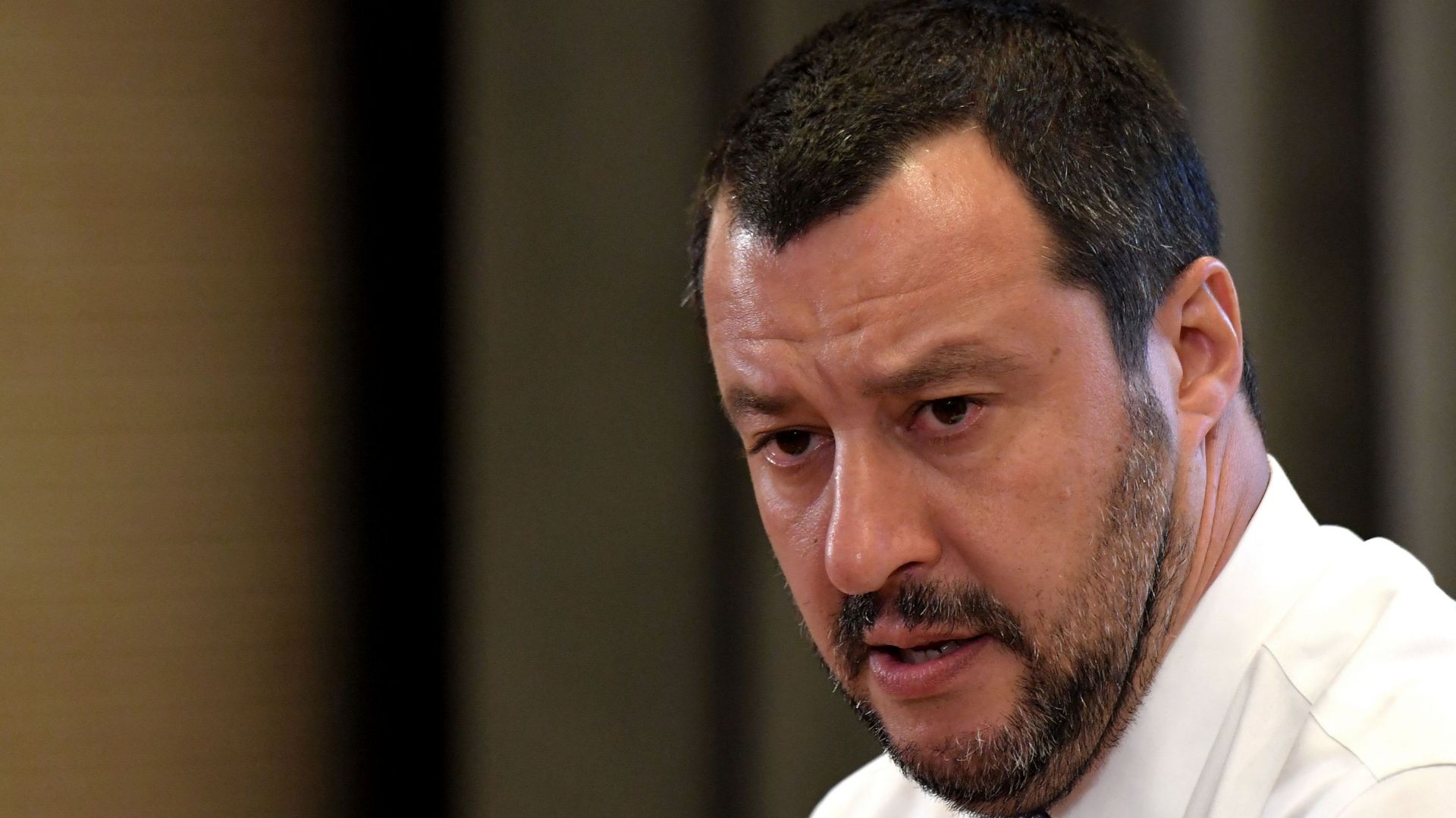 "Les ports seront fermés tout l'été", a affirmé Matteo Salvini. Il a ajouté que l'interdiction concernait non seulement l'accès aux ports mais aussi "les activités de fourniture de carburant aux ONG".