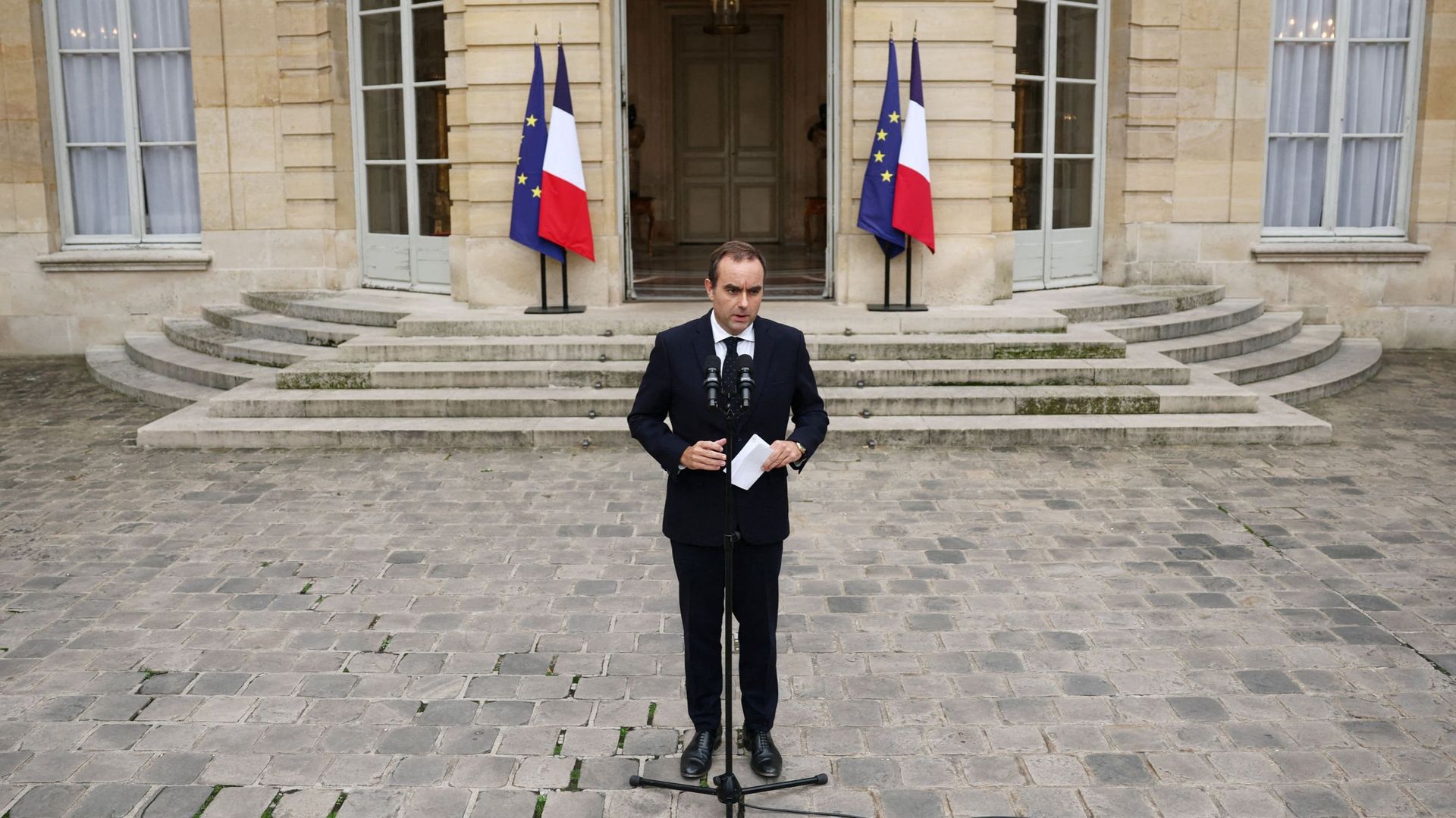 France : Sébastien Lecornu entame 48 heures de négociations aux airs de "mission impossible"