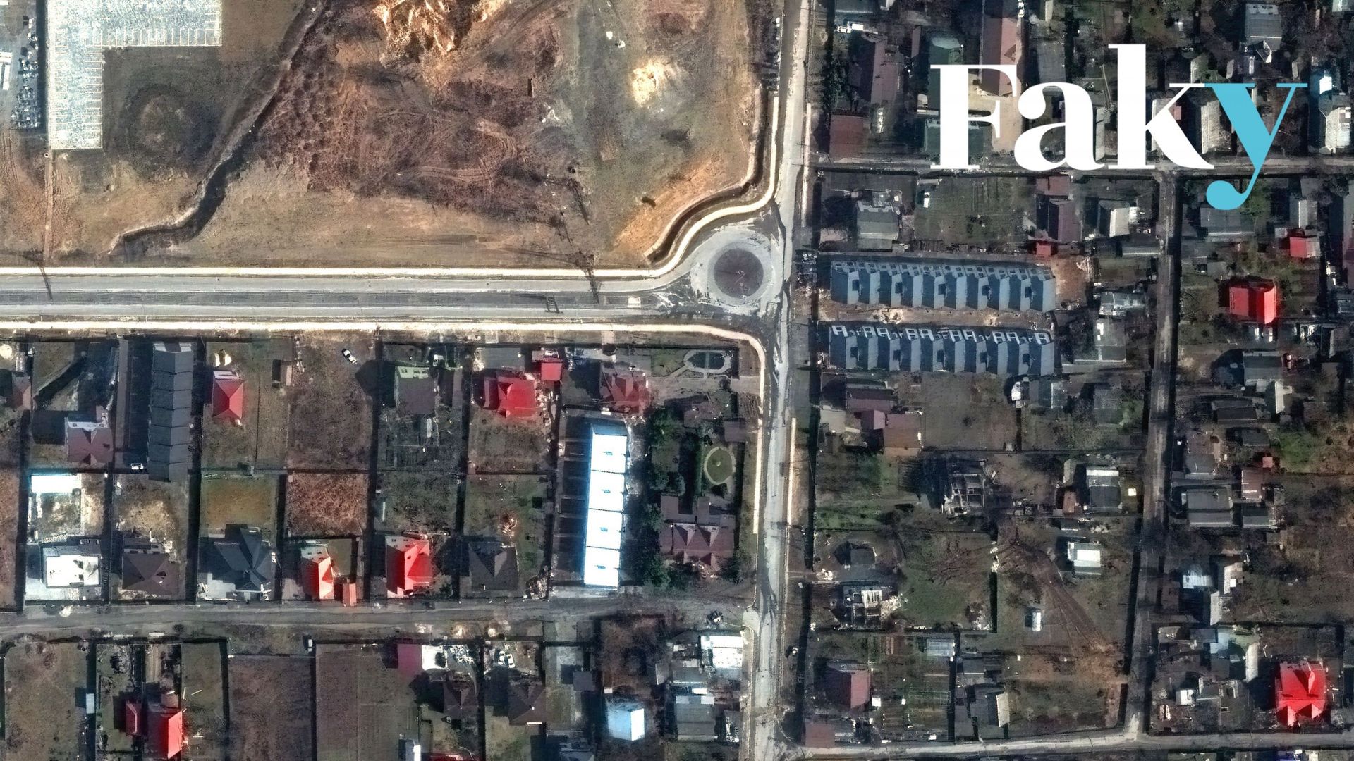 Cette image satellite publiée par Maxar Technologies le 4 avril 2022 montre une vue de la rue Yablonska à Boucha, en Ukraine, le 31 mars 2022. Les photos satellites publiées lundi semblent réfuter les affirmations russes.