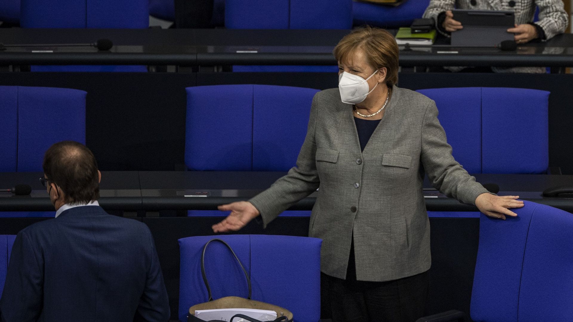 La chancelière allemande, Angela Merkel au Bundestag, lors d'une séance consacrée à la gestion de la crise du COVID19, le 13 janvier 2021.