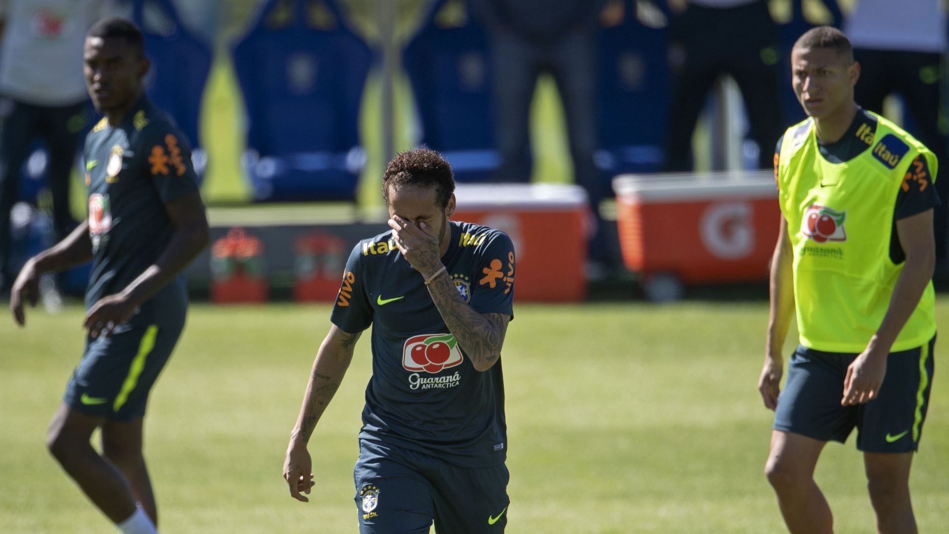 Douleur au genou inquiétante pour Neymar en vue de la Copa America ...
