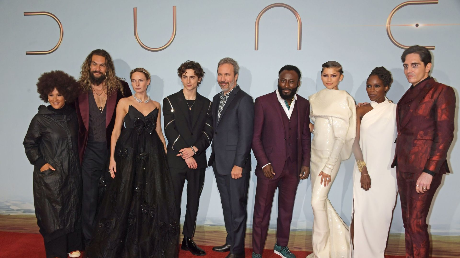 Les acteurs du film Dune lors de la projection spéciale à l'Odeon Luxe Leicester Square, le 18 octobre 2021 à Londres. 