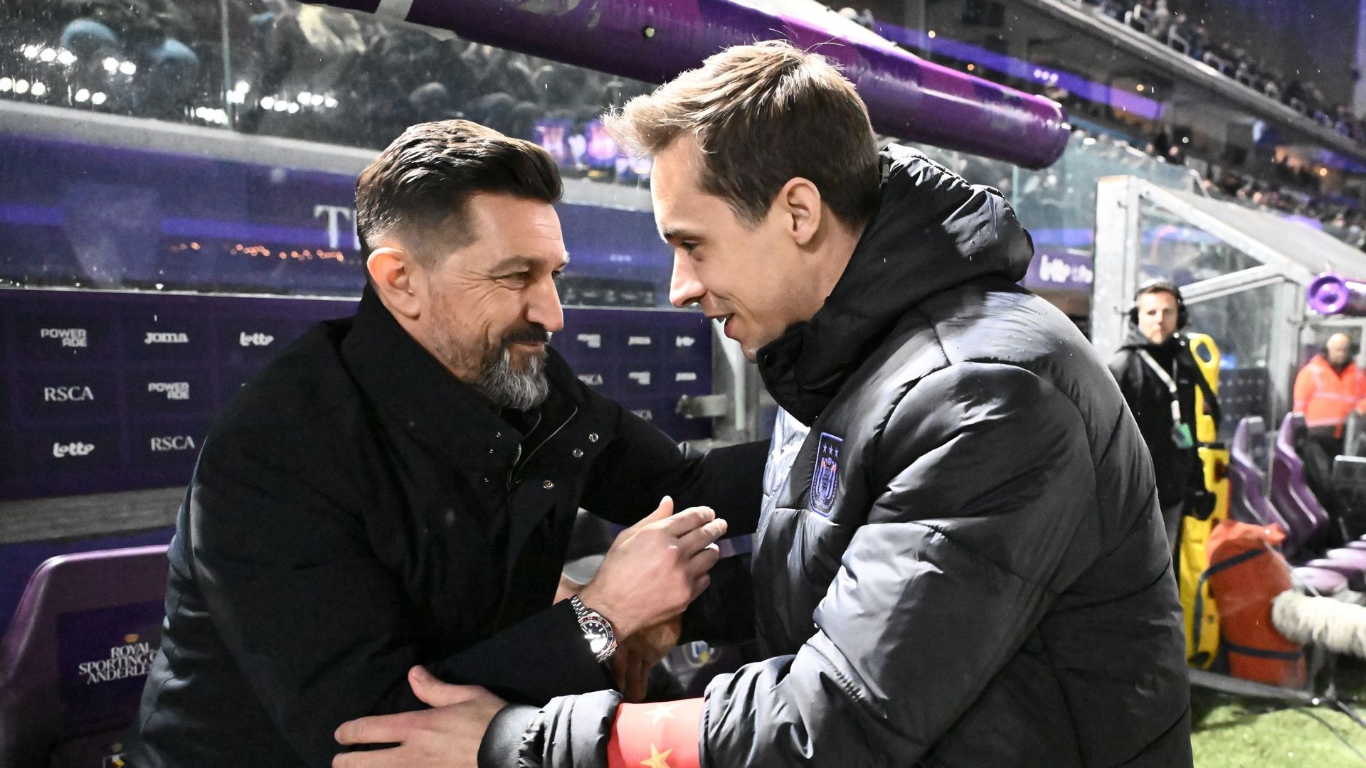 Besnik Hasi avant OHL-Anderlecht : "Quand je l’ai remplacé, David Hubert m’a envoyé un SMS de succès : la classe !"