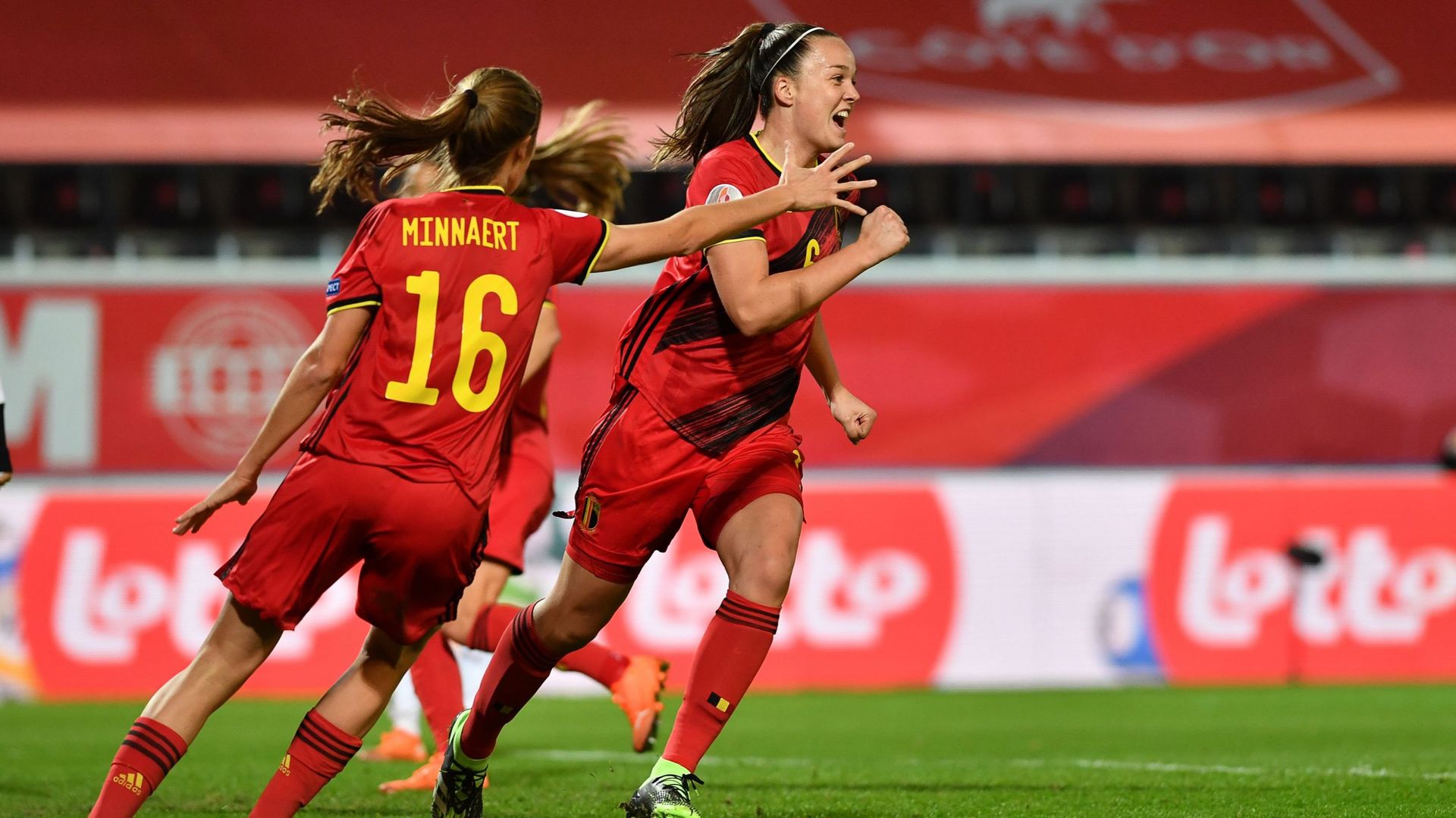 Les Red Flames battent la Suisse et se qualifient pour l'Euro 2022