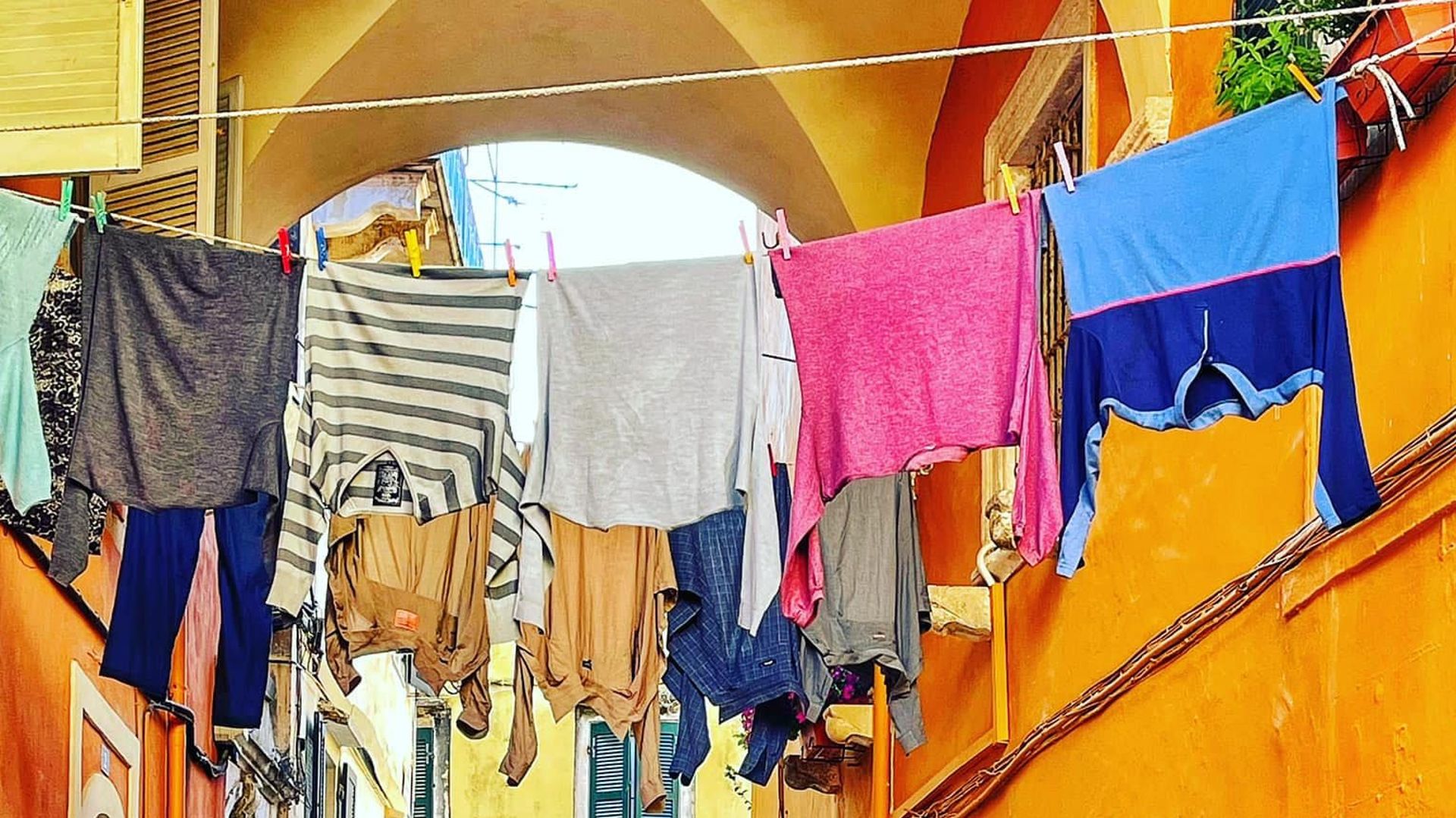 Les Belges du bout du monde en Grèce avec Laurette Vankoekenbeek