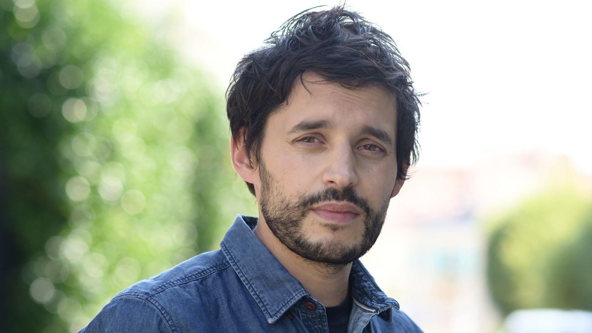 "Mon père a disparu en trois consoles de jeux" : Anthony Passeron explore le délitement d’un monde dans son nouveau livre