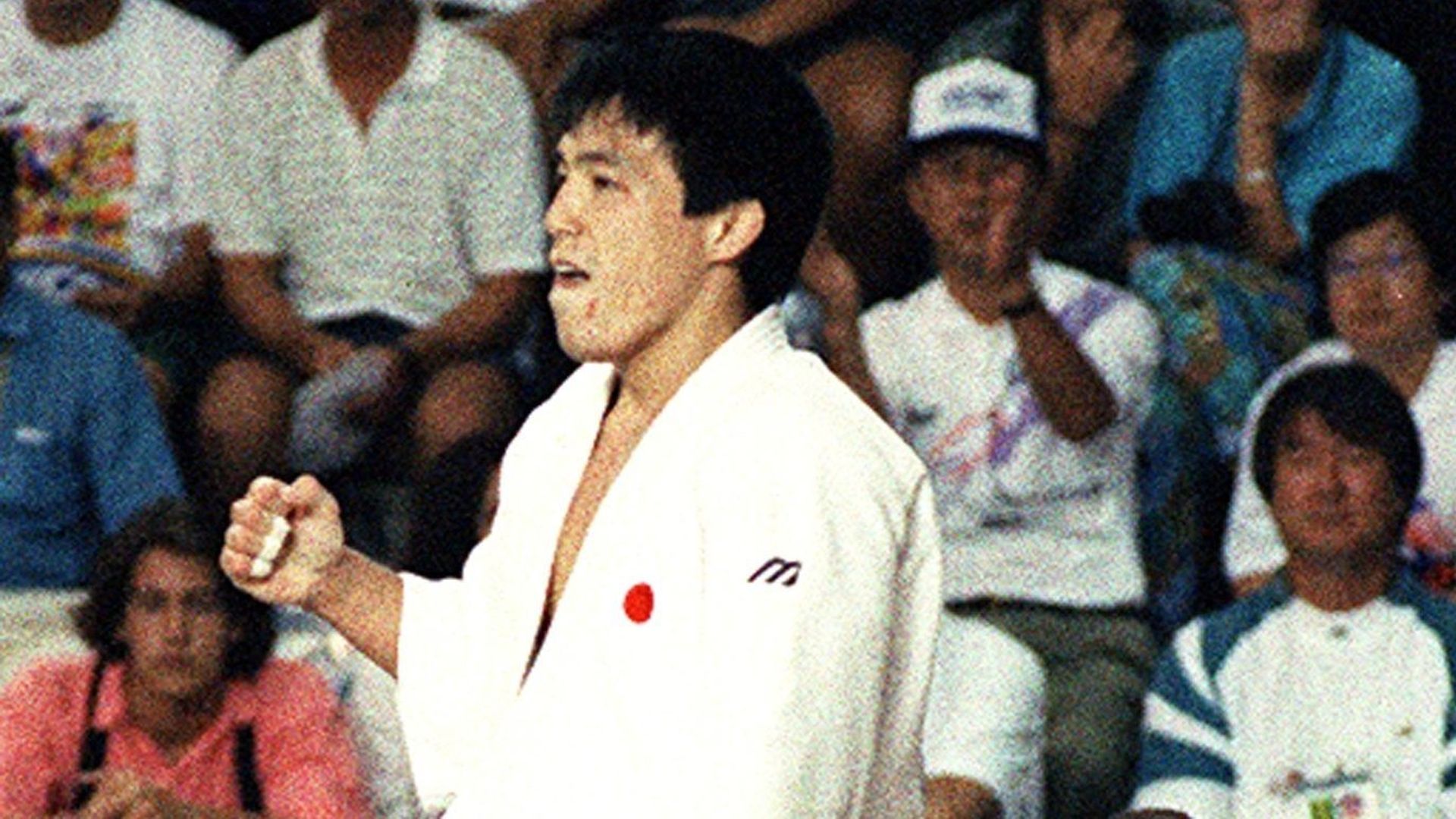 Toshihiko Koga (à gauche) après sa victoire en finale des Jeux Olympiques de Barcelone