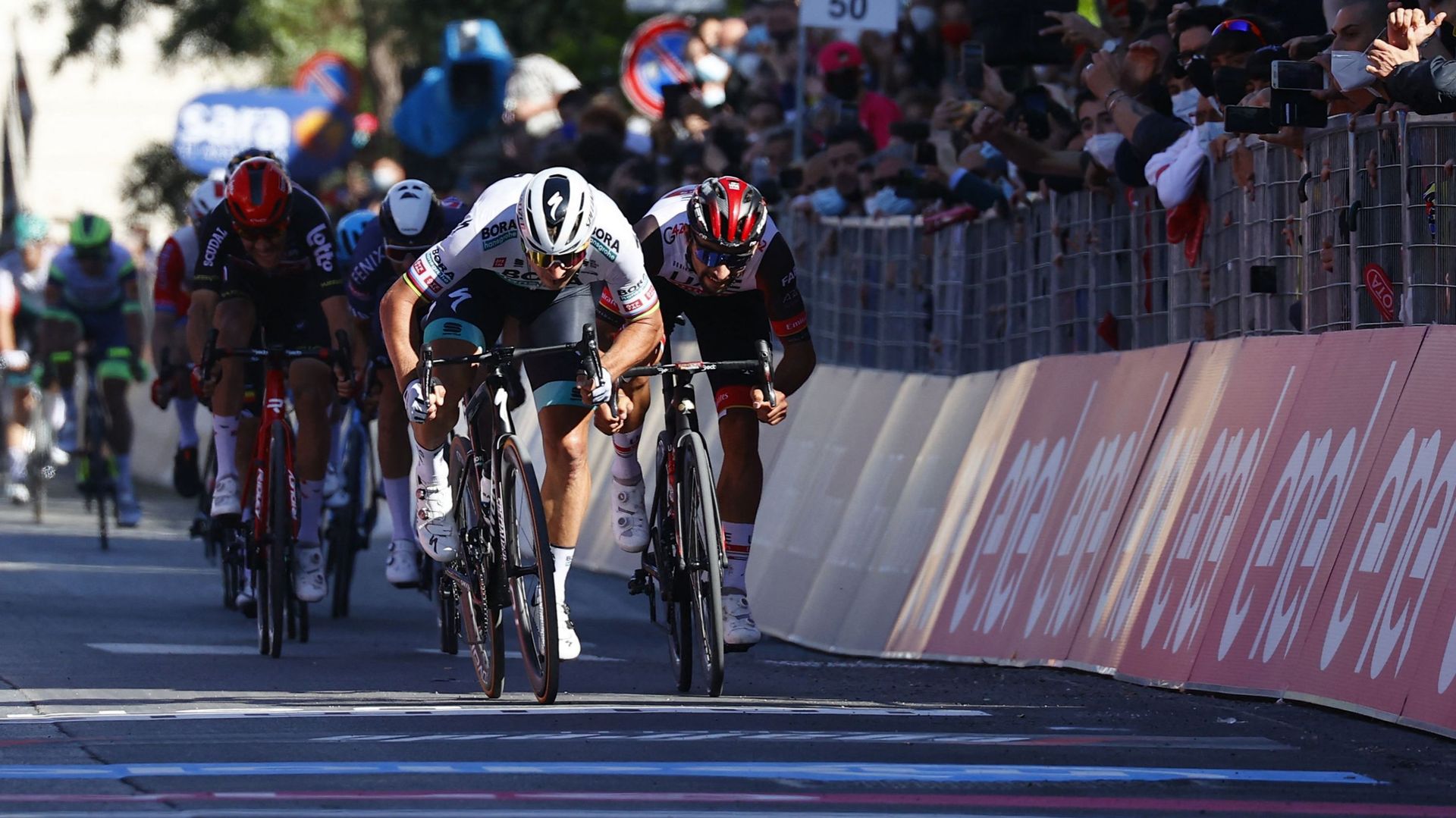 Dries De Bondt et Gianni Vermeersch (Alpecin-Fenix) ont chacun réussi à obtenir une place d’honneur dans la dixième étape.