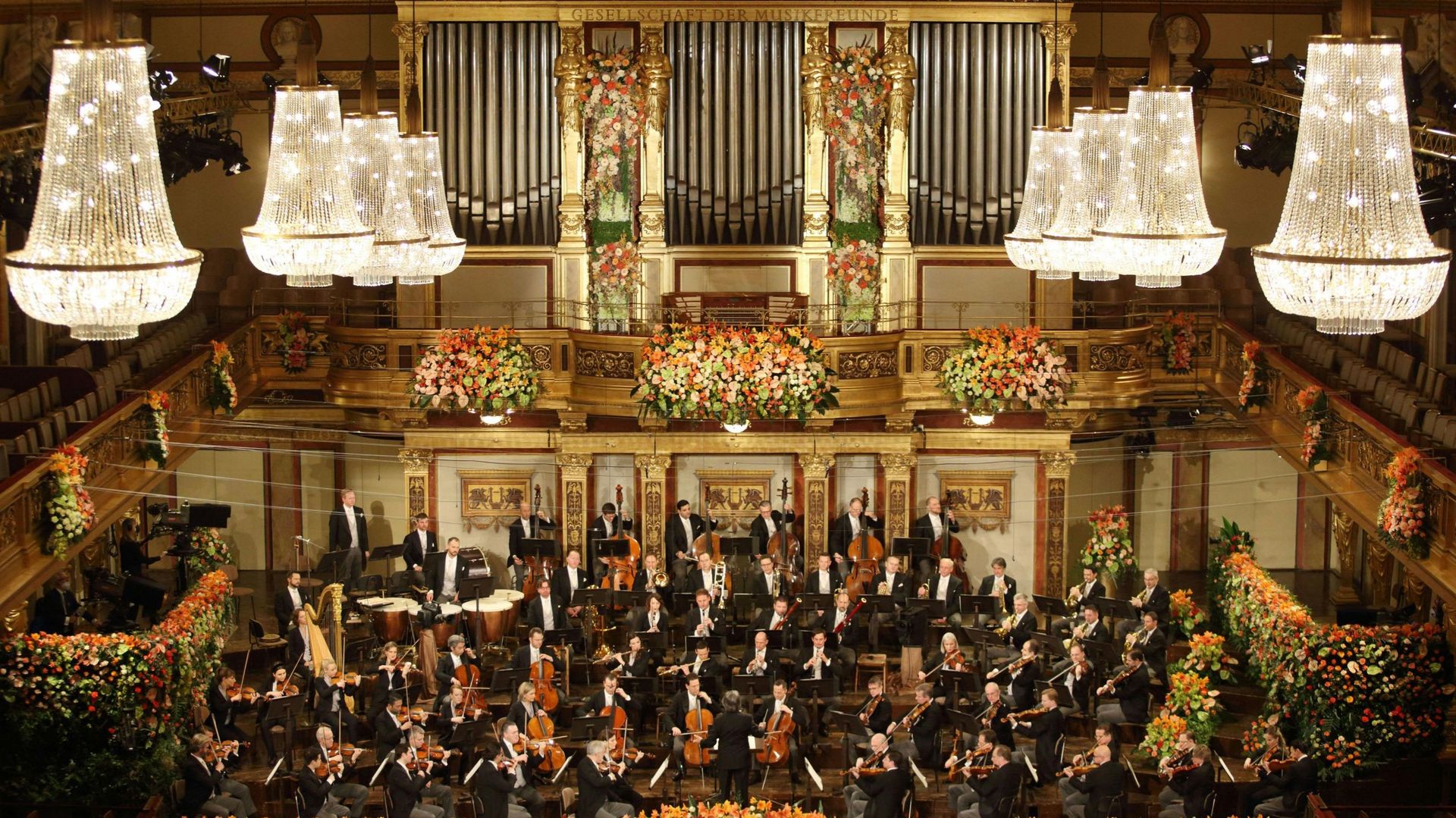 L'Orchestre philharmonique de Vienne lors du traditionnel concert du Nouvel An sans public dans la grande salle du Musikverein, à Vienne, en Autriche le 1er janvier 2021.