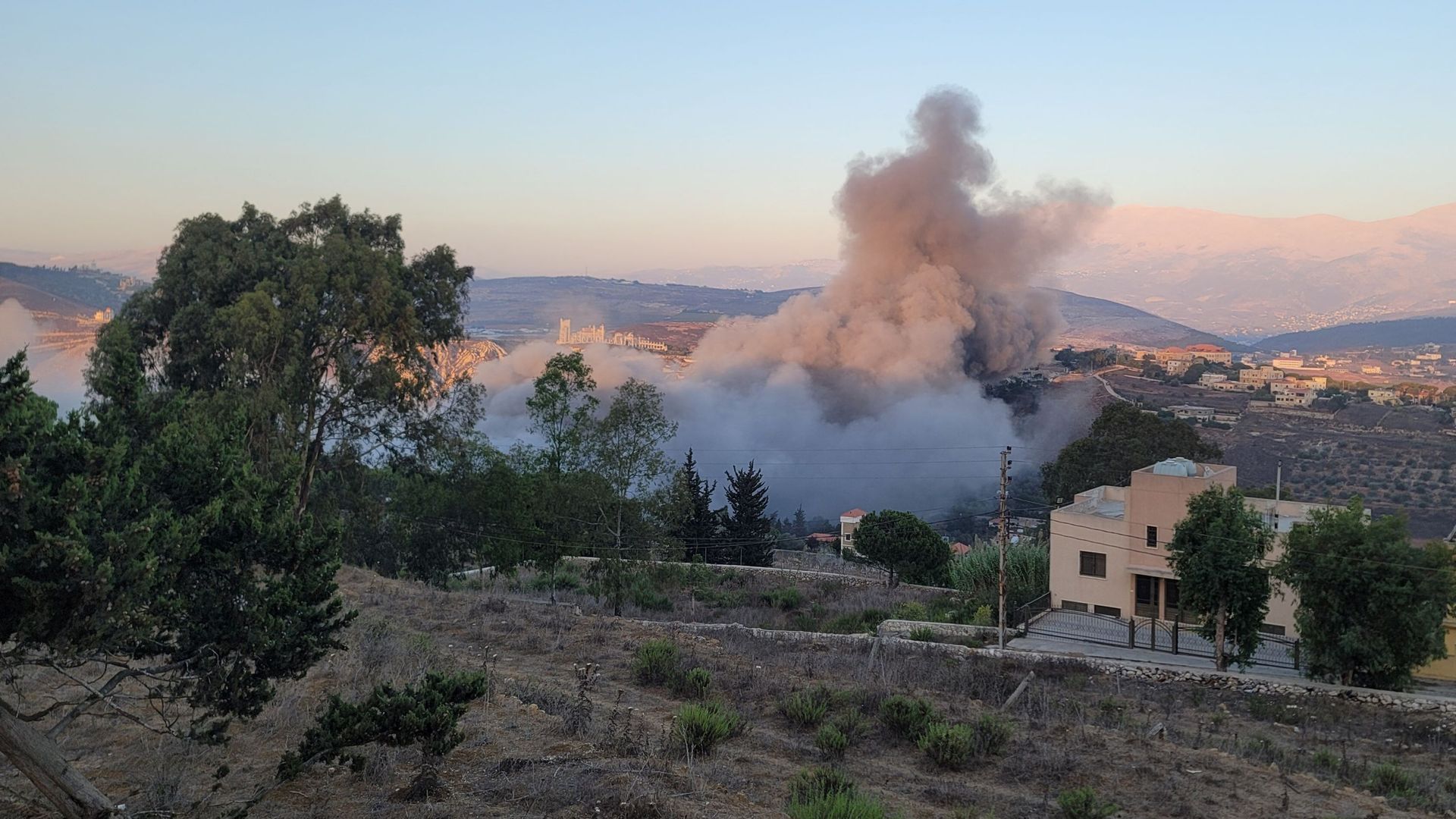 Guerre au Proche-Orient : un mort dans une frappe israélienne près d’un hôpital dans le sud du Liban