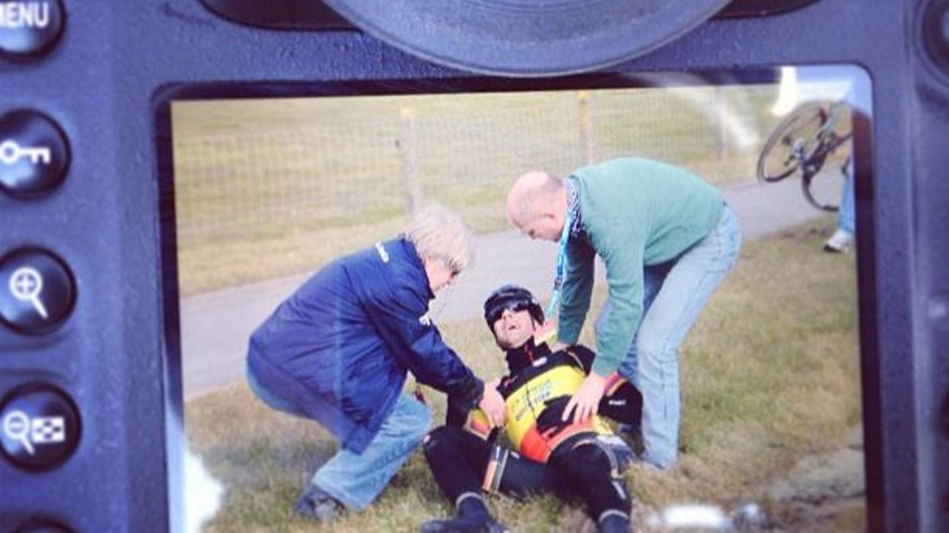 Boonen reste au sol après sa chute