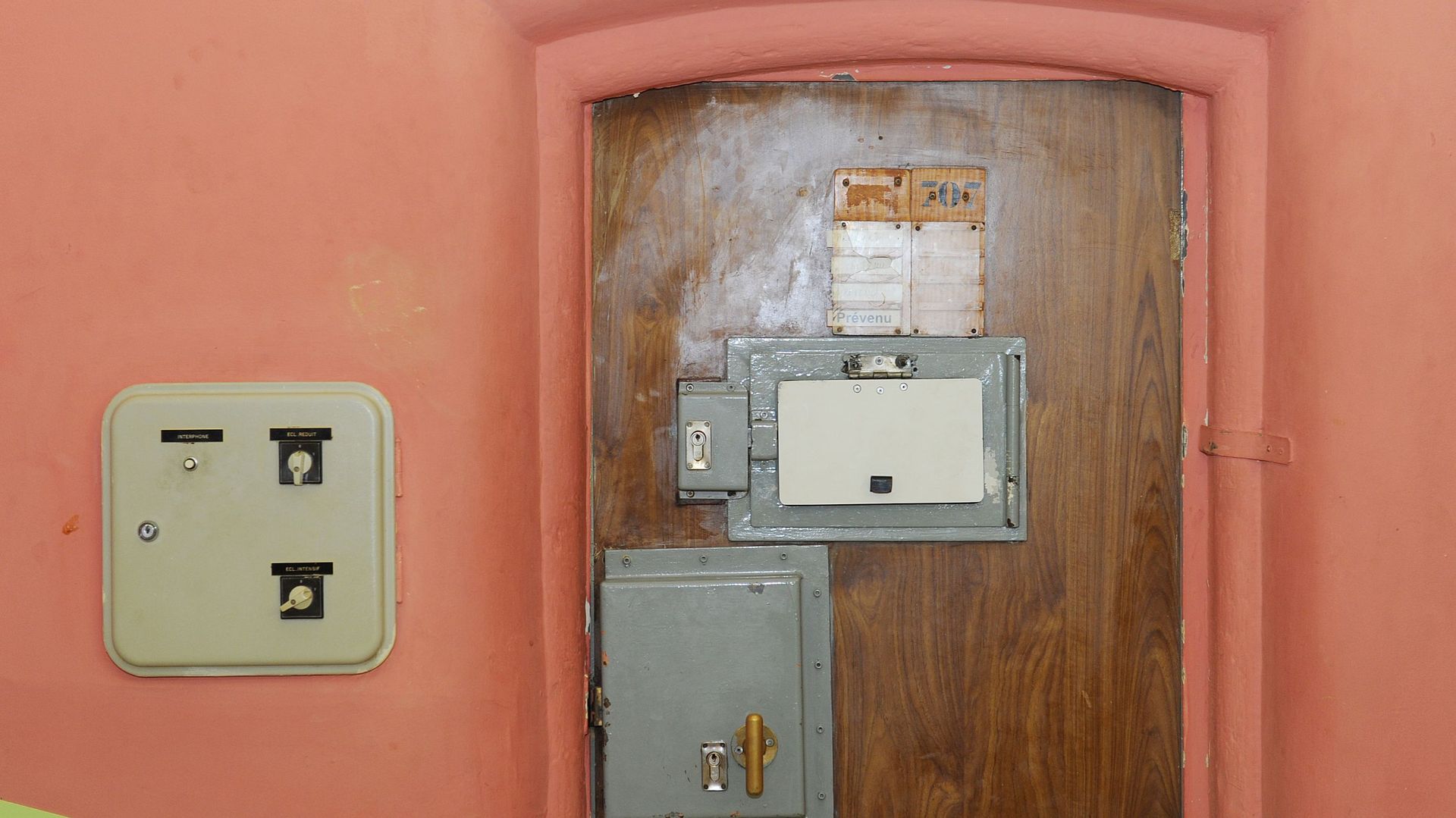 Une porte de cellule de la prison d'Arlon